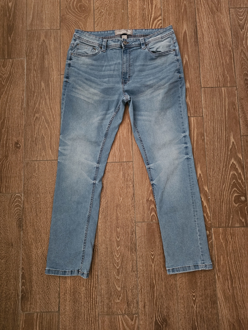 Slim Straight Men's Jeans in Light Blue Wash